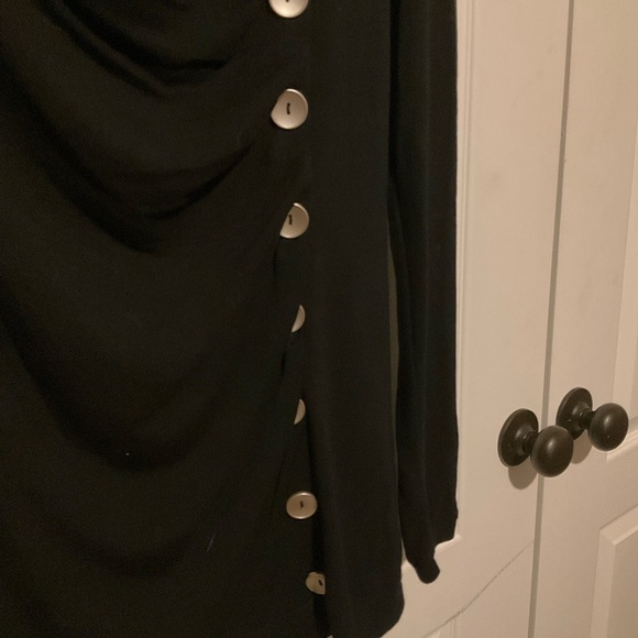Chic Black Button-Detail Top - Picture 4 of 6